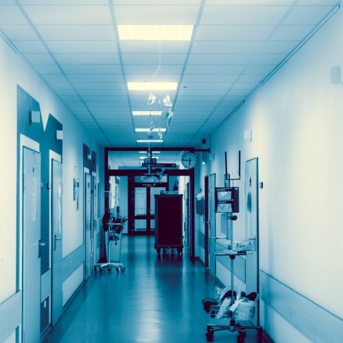 hospital-corridor-hospital-hallway-hospital-interi-PCNVV5N-min